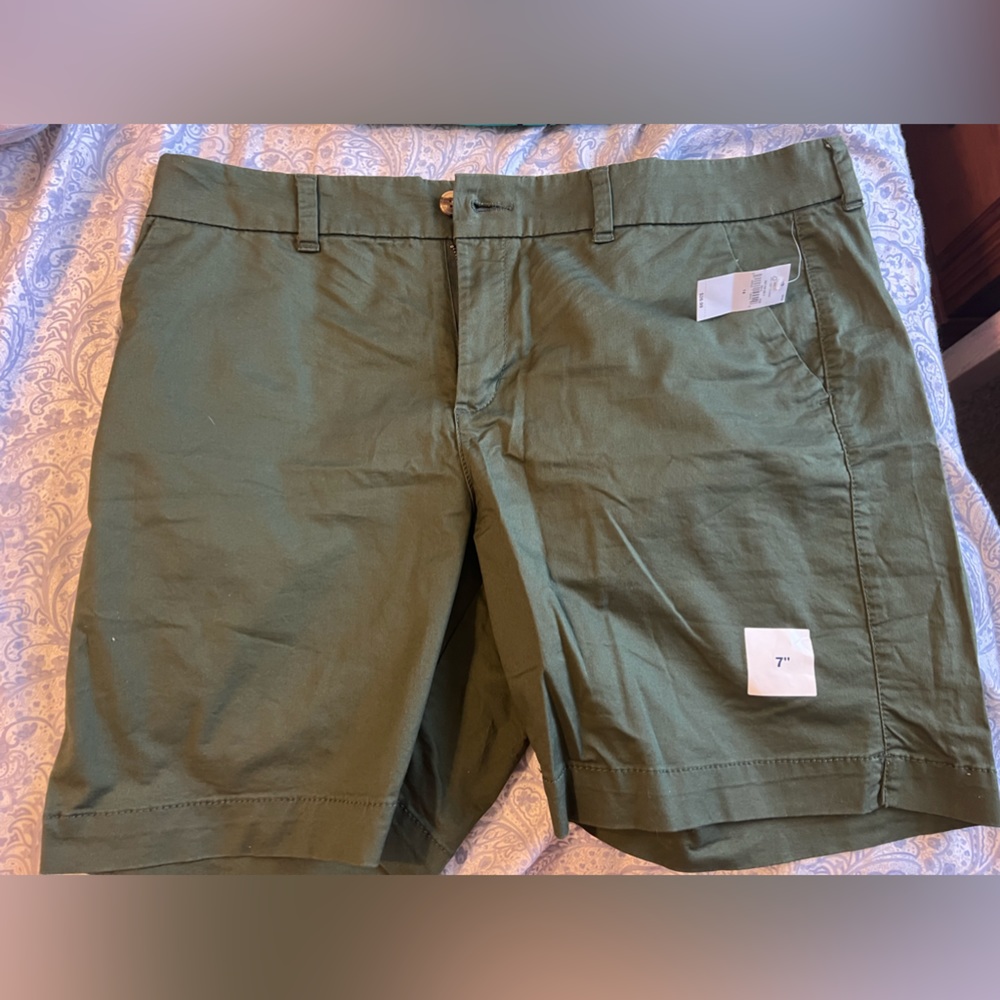 Old navy size 14 army green shorts